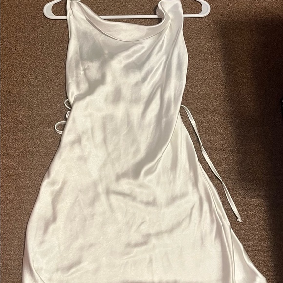 TIKTOK Motel Rocks Paiva Slip Dress in Ivory - Picture 2 of 4
